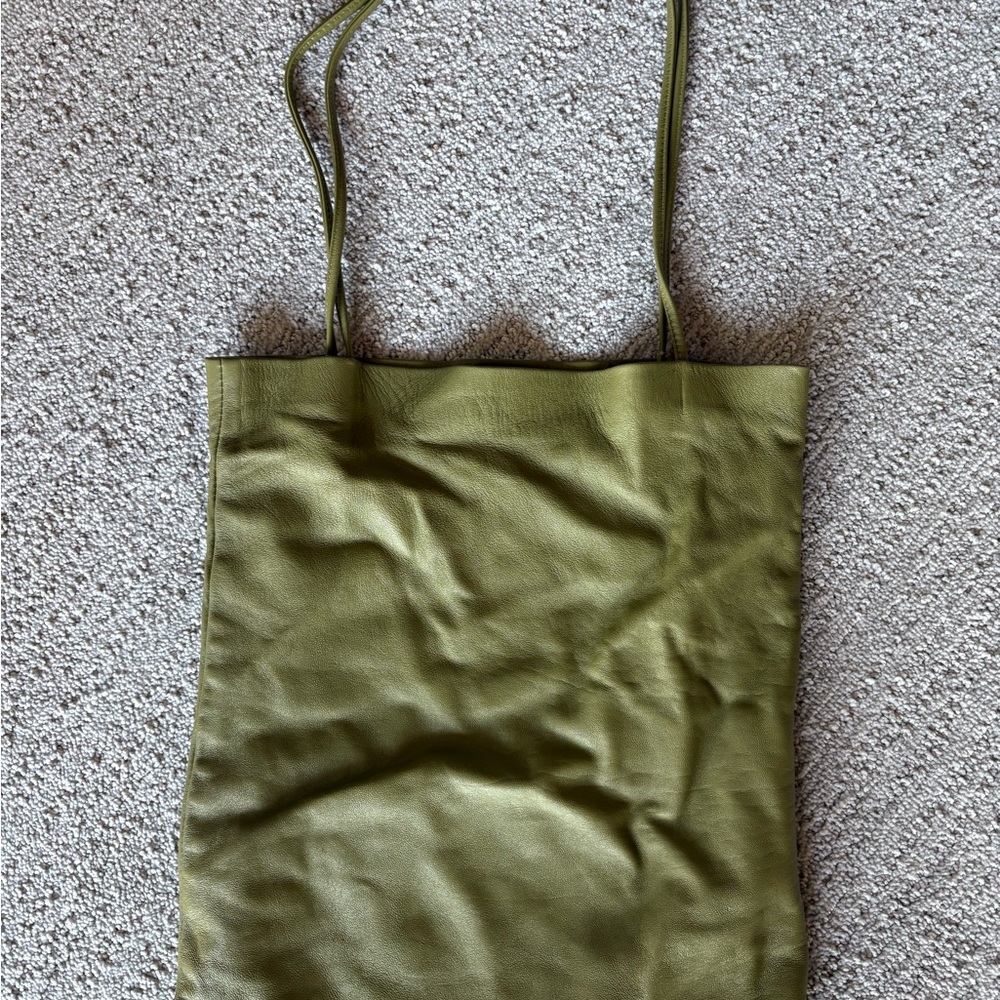 Modern Weaving relaxed Olive Green Leather Tote Bag